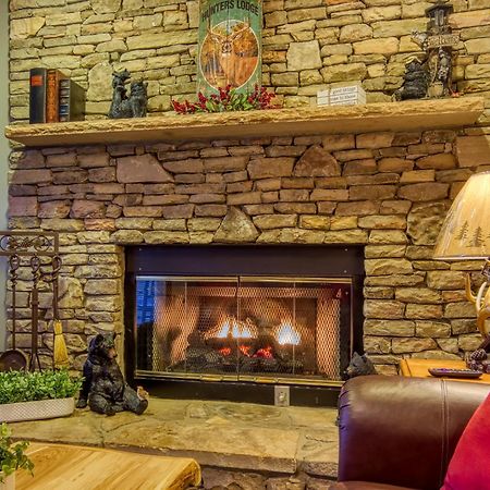 3 Decks, Mtn Views! Tree Tops By Honeybearcabins - Luxury Rain Showers, 3 King Suites, Xl Hottub, Fireplace, Bear Sightings 개틀린버그 외부 사진