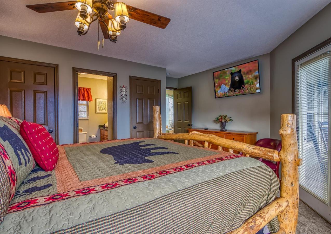 3 Decks, Mtn Views! Tree Tops By Honeybearcabins - Luxury Rain Showers, 3 King Suites, Xl Hottub, Fireplace, Bear Sightings 개틀린버그 외부 사진