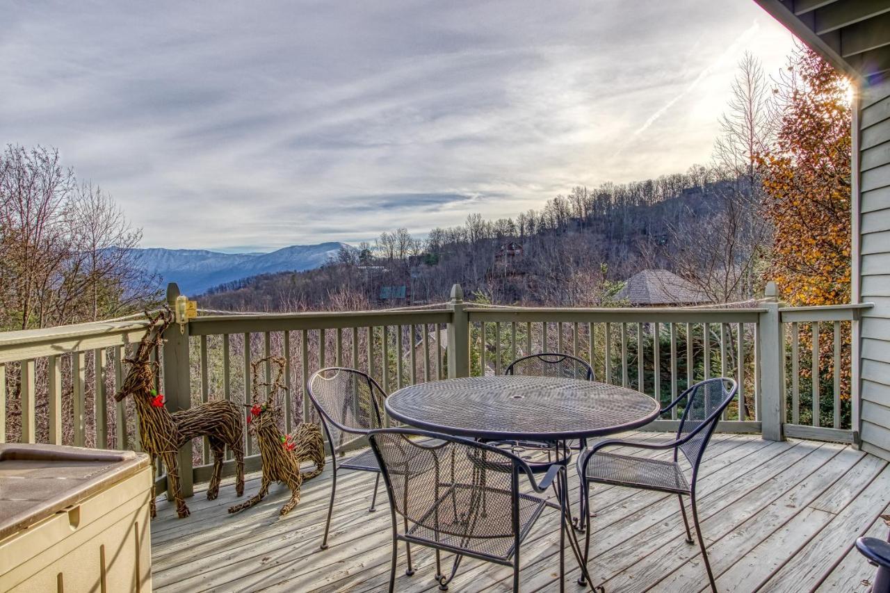 3 Decks, Mtn Views! Tree Tops By Honeybearcabins - Luxury Rain Showers, 3 King Suites, Xl Hottub, Fireplace, Bear Sightings 개틀린버그 외부 사진