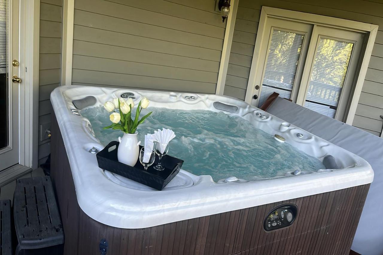 3 Decks, Mtn Views! Tree Tops By Honeybearcabins - Luxury Rain Showers, 3 King Suites, Xl Hottub, Fireplace, Bear Sightings 개틀린버그 외부 사진